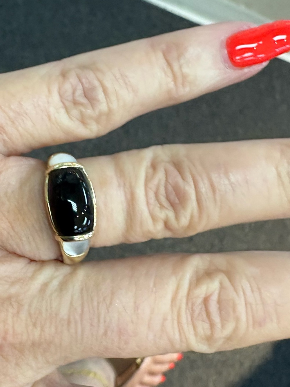 10k onyx and mother of pearl ring